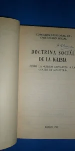 Doctrina social de la iglesia, desde la Rerum novarum a la mater et magistra, Madrid, 1963