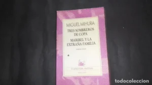 Tres sombreros de copa.