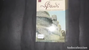Gaudí, Juan Bergos Masso, ed. Servicio de publicaciones del Ministerio de Educación y Ciencia