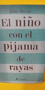 El niño con el pijama de rayas, John Boyne, Publicaciones y Ediciones Salamandra S.A. El niño con el pijama de rayas, John Boyne, Publicaciones y Ediciones Salamandra S.A.
