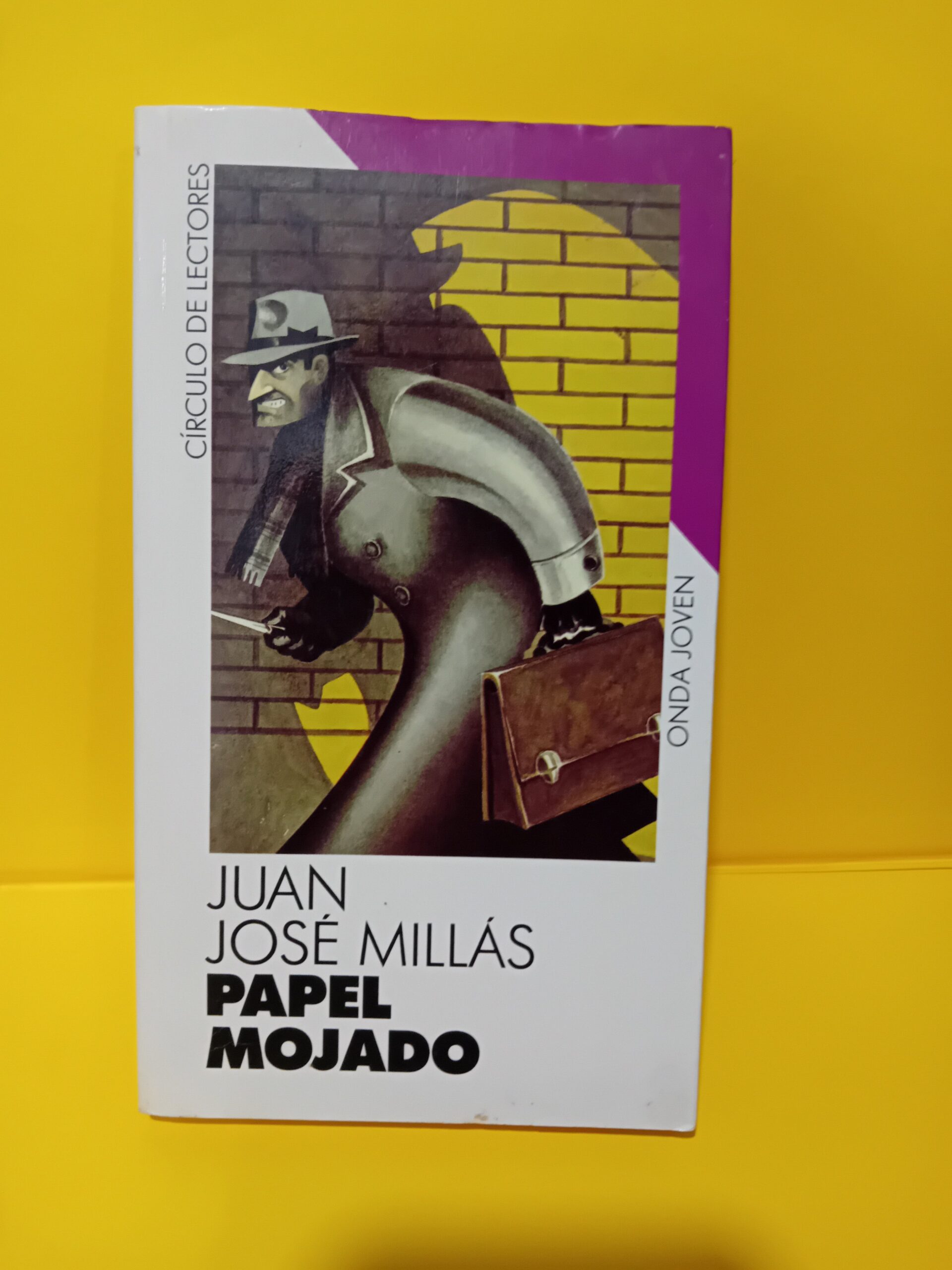 Papel mojado, Juan José Millás, Círculo de lectores Papel mojado, Juan José Millás, Círculo de lectores