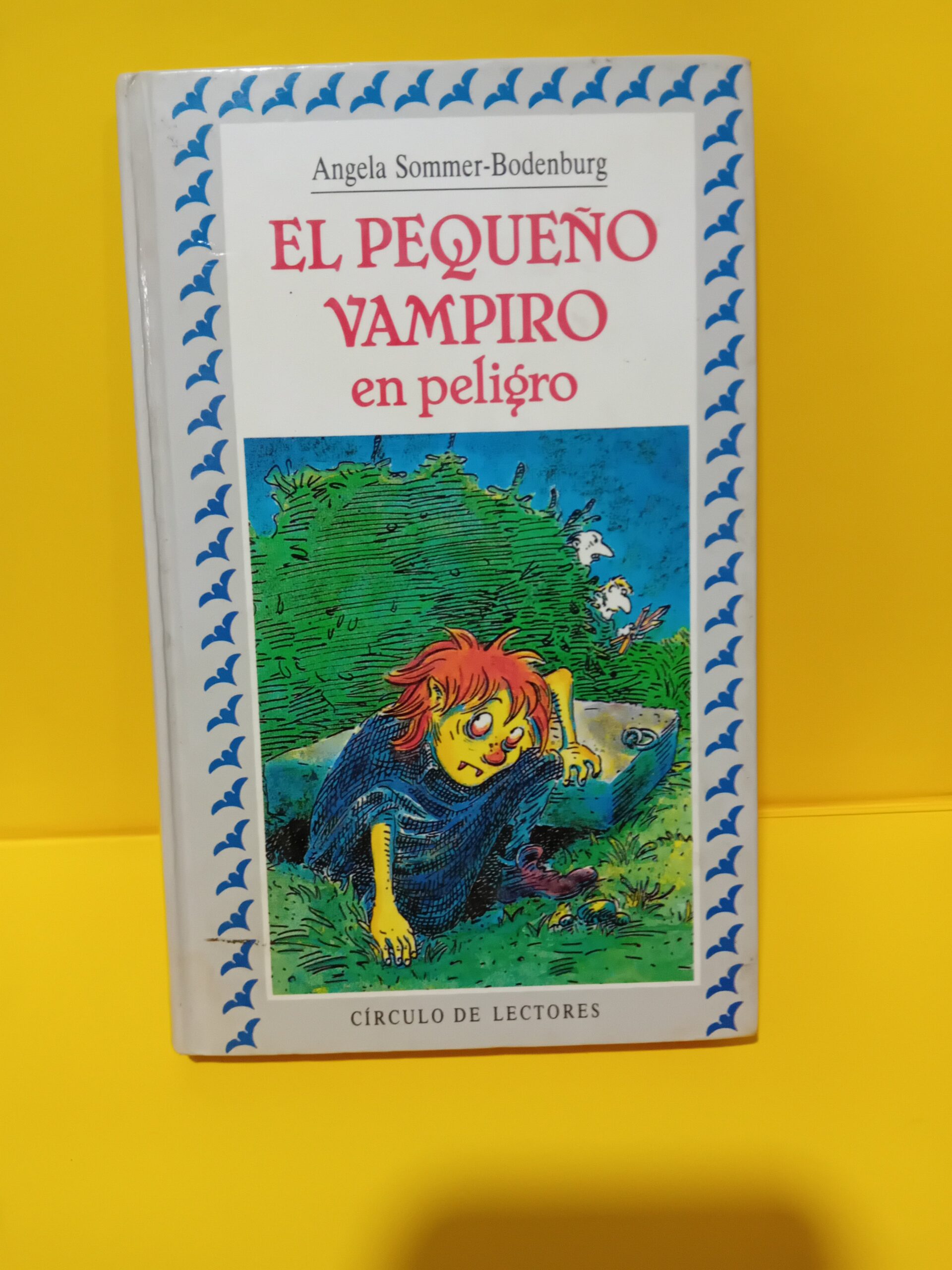 El pequeño vampiro en peligro El pequeño vampiro en peligro